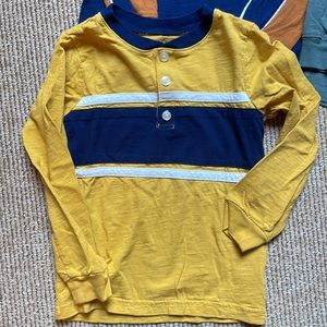 3 Carters boys size 6 long sleeve tees